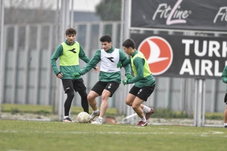 Bursaspor topa sahip olma &ccedil;alışması yaptı
