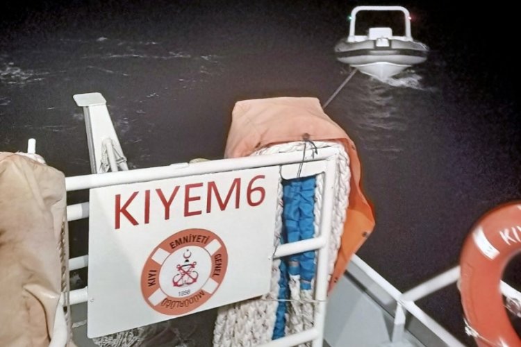 Muğla'da arıza yapan tekneyi KIYEM ekipleri kurtardı