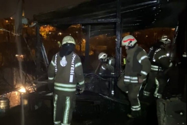 İstanbul Sultangazi'de gecekondu yangını