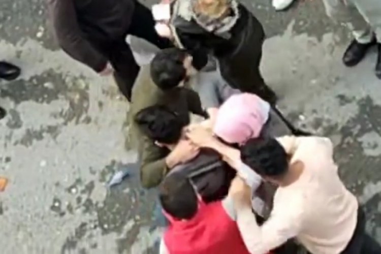 Tekstil iş&ccedil;ileri arasında kavga! Ensesinden bı&ccedil;aklandı
