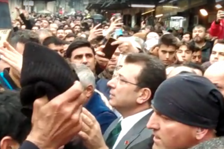 İmamoğlu'nun Bursa Ulu Camii &ccedil;ıkışında Erdoğan sloganları atıldı