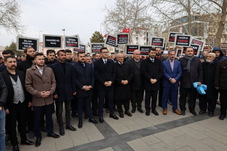 İsve&ccedil;'te Kuran-ı Kerim'in yakılması Kayseri'de protesto edildi