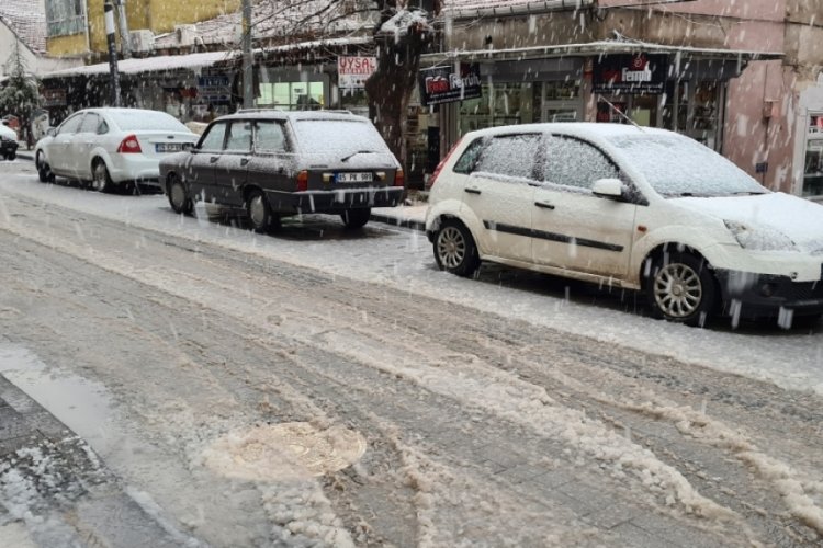 Manisa'ya yılın ilk karı d&uuml;şt&uuml;
