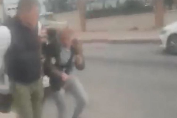Antalya'da fırtına hayatı fel&ccedil; etti! Vatandaşlar eve gidemedi