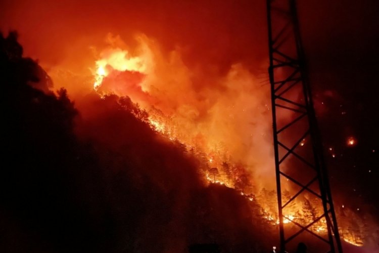 Antalya'da ortalık alev kapanına d&ouml;nd&uuml;