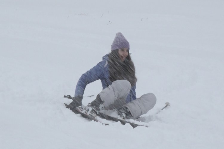 Uludağ &ouml;zlenen 'kar'ına kavuştu: 35 santimetre