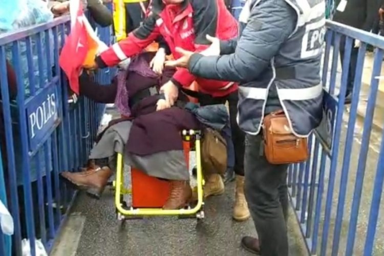 Denizli'de bir kadın Cumhurbaşkanı Erdoğan'ı g&ouml;rmek i&ccedil;in hastaneye gitmedi