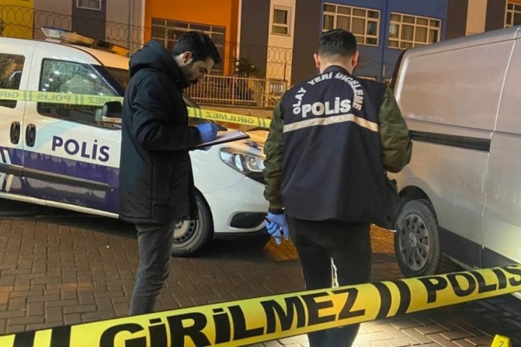 İstanbul'da korkun&ccedil; olay: Husumetlisini sokak ortasında vurup, ka&ccedil;tı