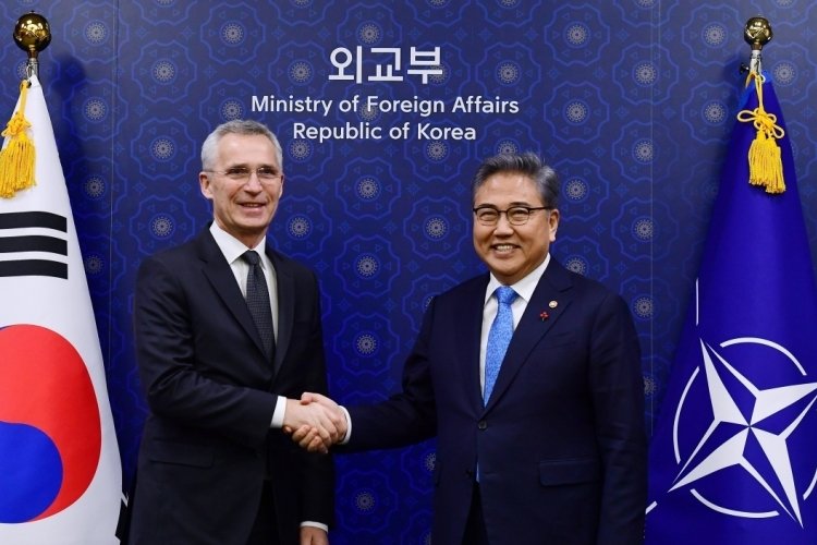 Stoltenberg'in Asya turunun ilk durağı G&uuml;ney Kore'de