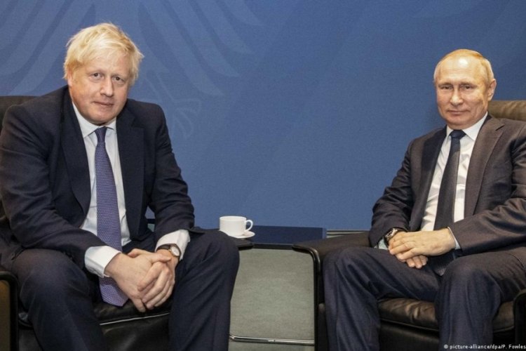 Boris Johnson: Putin beni f&uuml;ze saldırısıyla tehdit etti