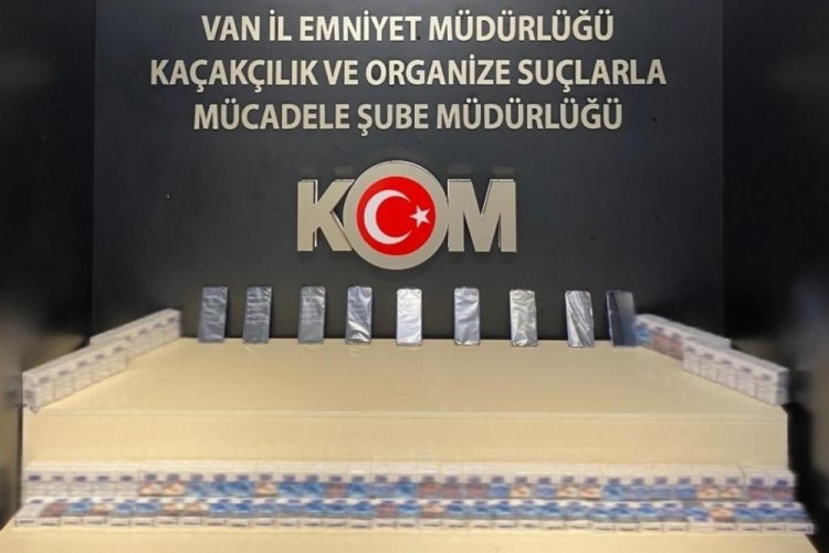 Van'da ka&ccedil;ak cep telefonu ve sigara operasyonu