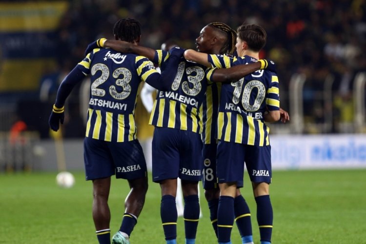 Fenerbah&ccedil;e şampiyonluk yarışı devam ediyor