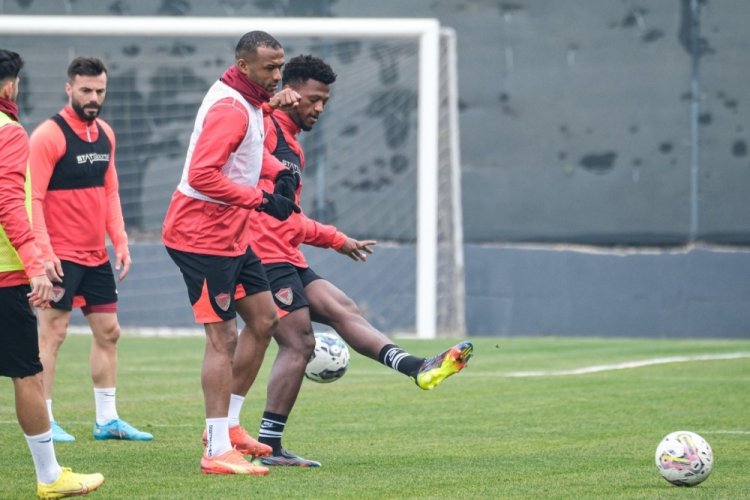 Hatayspor, Gaziantep FK ma&ccedil;ına hazırlıklarını s&uuml;rd&uuml;r&uuml;yor