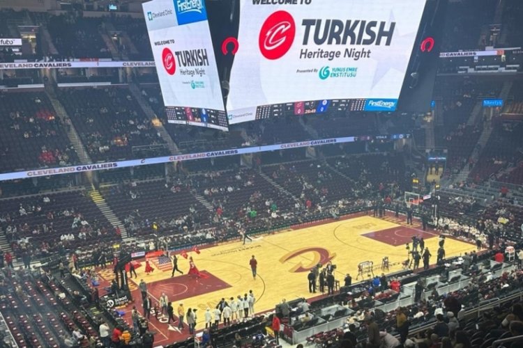 NBA ma&ccedil;ında T&uuml;rk k&uuml;lt&uuml;r&uuml; tanıtıldı