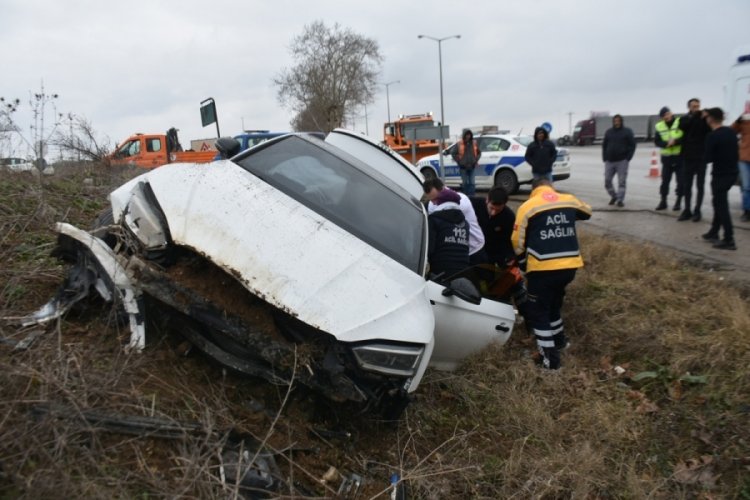 Kaza ge&ccedil;irdi! Sağlık ekipleriyle tartışıp ambulansı terk etti