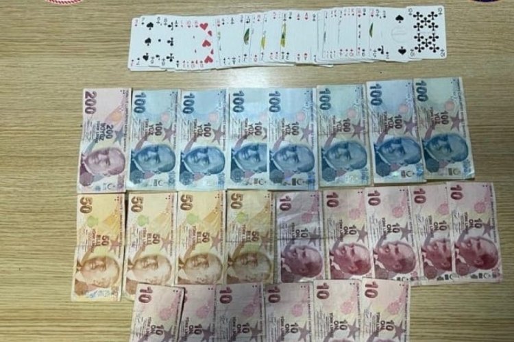 Kocaeli'nde kumar oynanan kıraathaneye polis baskını