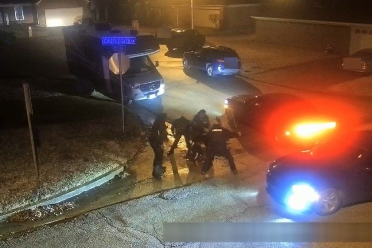 Tyre Nichols'un &ouml;l&uuml;m&uuml;yle ilgili 1 polis daha a&ccedil;ığa alındı