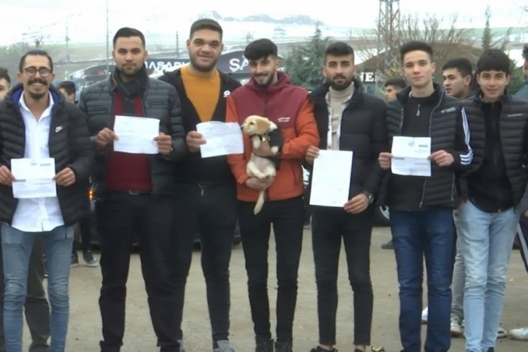 Modifiye tutkunları toplanıp, yedikleri cezaları sergiledi
