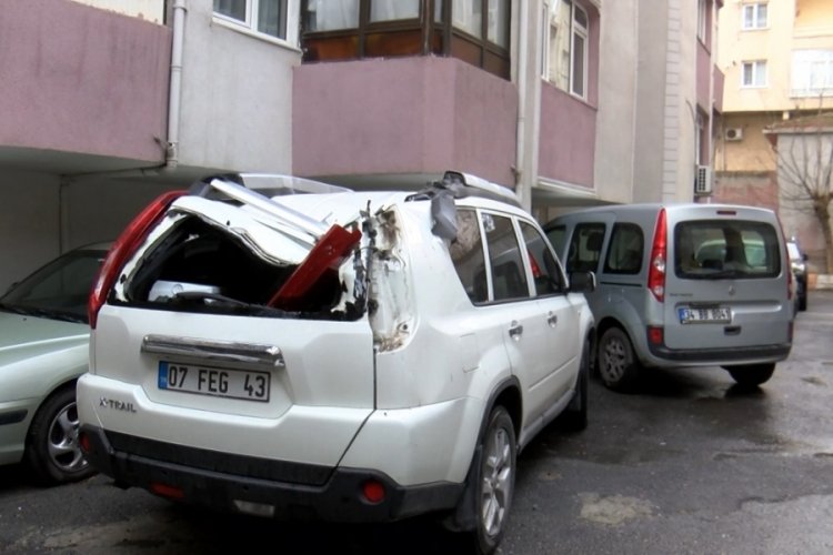 İstanbul'da 7'nci kattan cipin &uuml;zerine d&uuml;şt&uuml;!