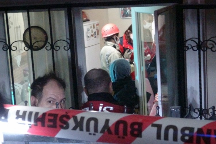 İstanbul'da k&ouml;peği ile yaşayan kadın &ouml;l&uuml; olarak bulundu!