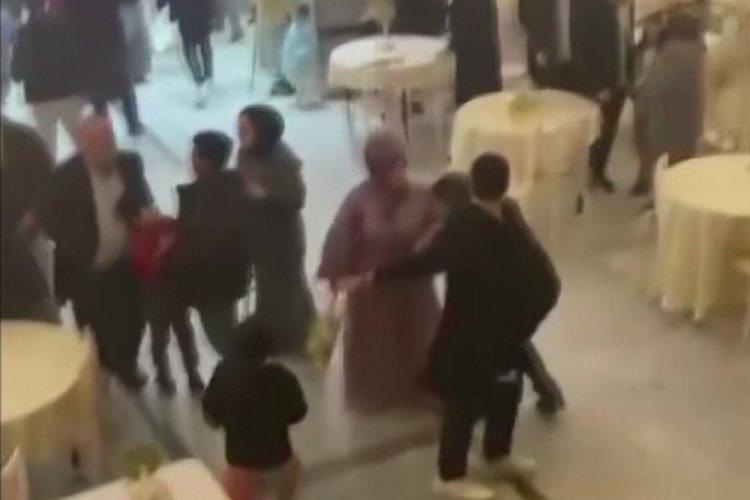 İstanbul'da d&uuml;ğ&uuml;nde kavga: 9 kişi yaralandı