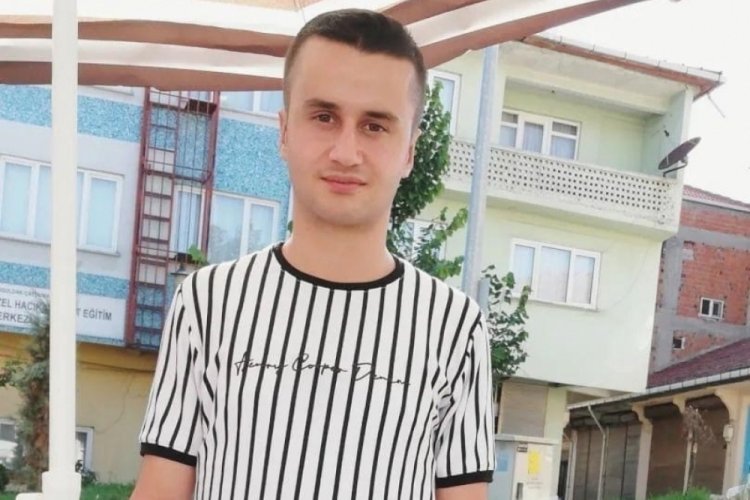 22 yaşındaki gen&ccedil; ağa&ccedil;ta &ouml;l&uuml; bulundu