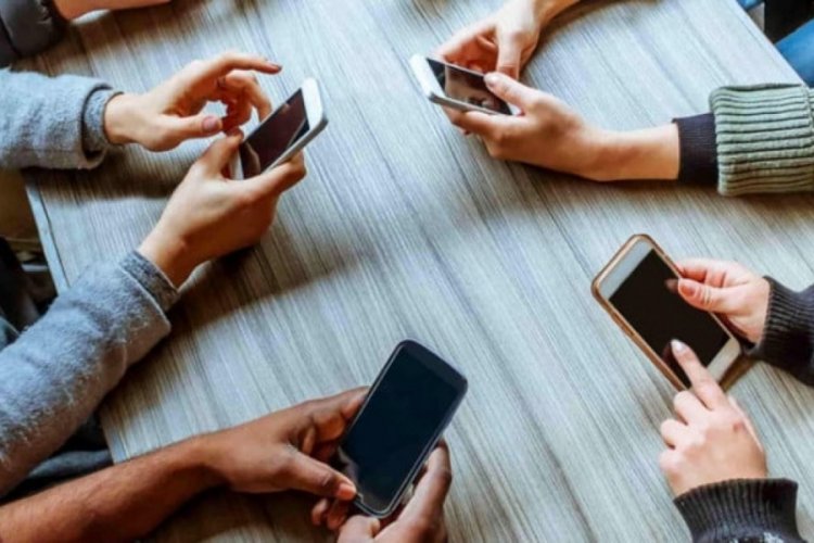 "Alo" tarihe mi karışıyor? Z kuşağı neden telefon a&ccedil;mıyor?