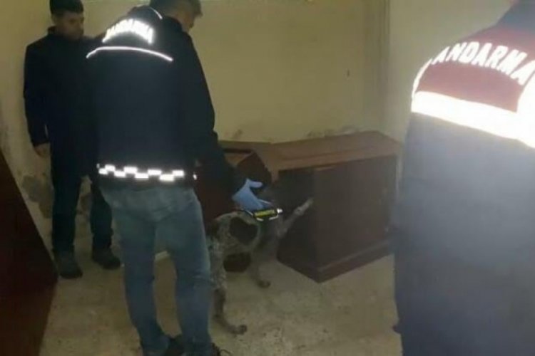 İzmir Sel&ccedil;uk'ta K&ouml;k&uuml;n&uuml; Kurutma Operasyonu! 9 kişi tutuklandı