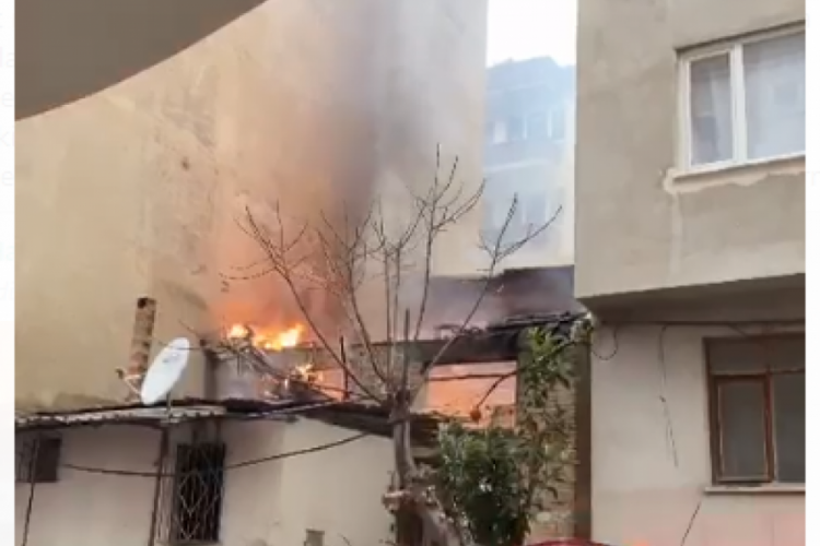 Bursa'da eski bina k&uuml;le d&ouml;nd&uuml;