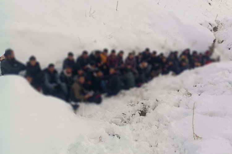 Van'da 240 ka&ccedil;ak g&ouml;&ccedil;men yakalandı