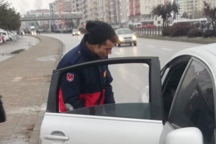 &Ccedil;orum'da seyir halindeki otomobil alevlere teslim oldu