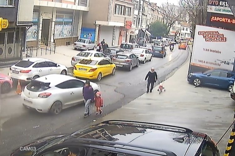 İstanbul'da yola d&uuml;şen kadın &ouml;l&uuml;mden d&ouml;nd&uuml;