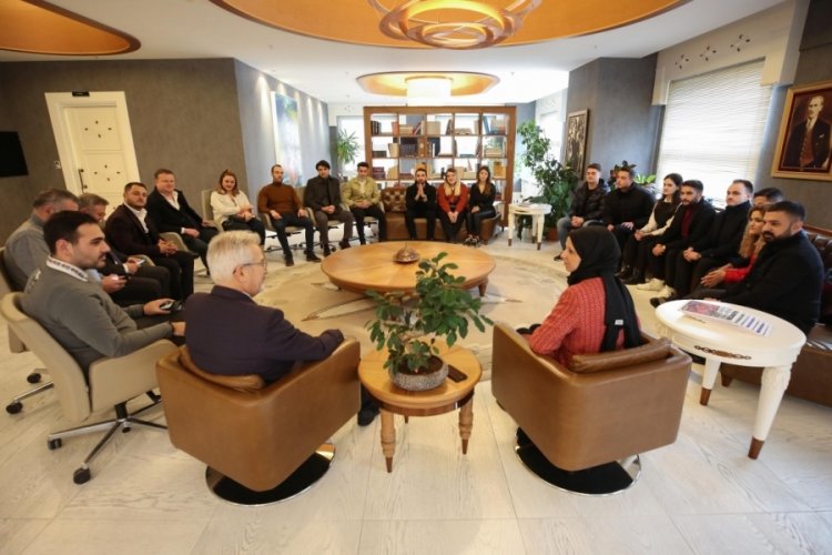 CHP Bursa Gen&ccedil;lik Kollar Nil&uuml;fer Belediye Başkanı'nı ziyaret etti