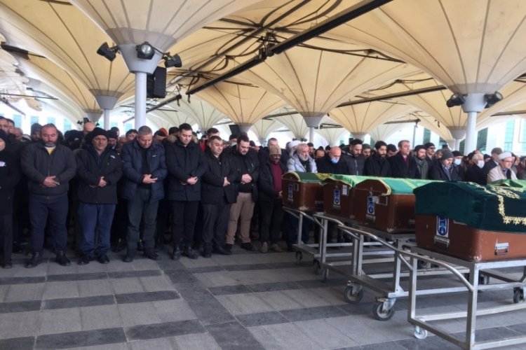 Ankaralı şarkıcı Elvan Yılmaz, son yolculuğuna uğurlandı