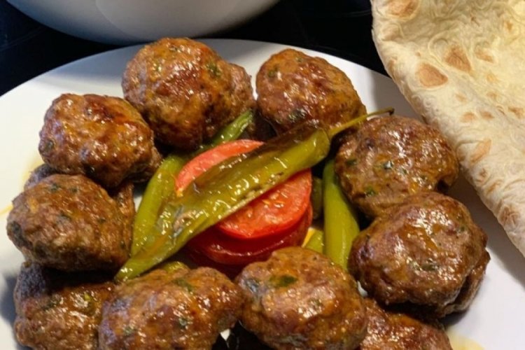 1 porsiyon Ak&ccedil;aabat k&ouml;ftenin fiyatı şoke etti!