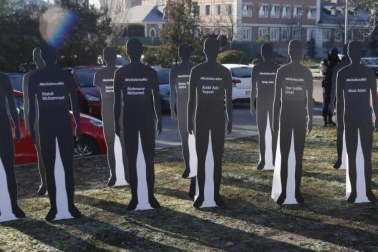 İspanya'da g&ouml;&ccedil;men &ouml;l&uuml;mlerine karşı protesto ger&ccedil;ekleştirildi