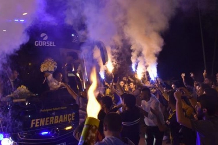 Fenerbah&ccedil;e kafilesi, Adana'ya gitti