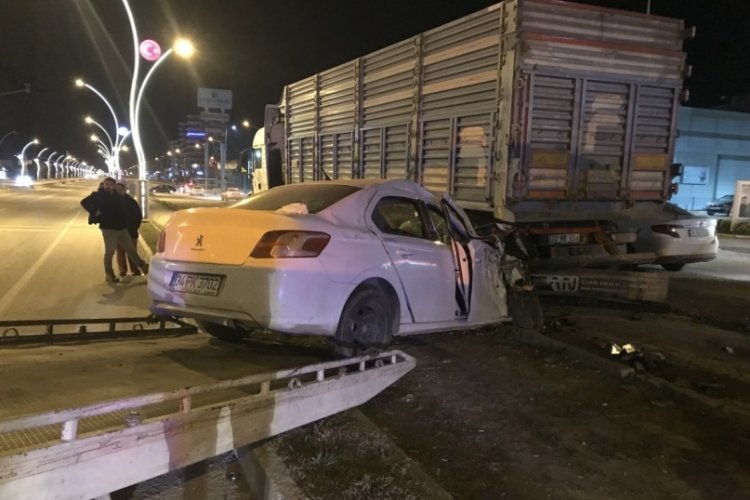 Edirne'de aracında sıkışan yaralıyı ara&ccedil;tan kurtarma seferberliği