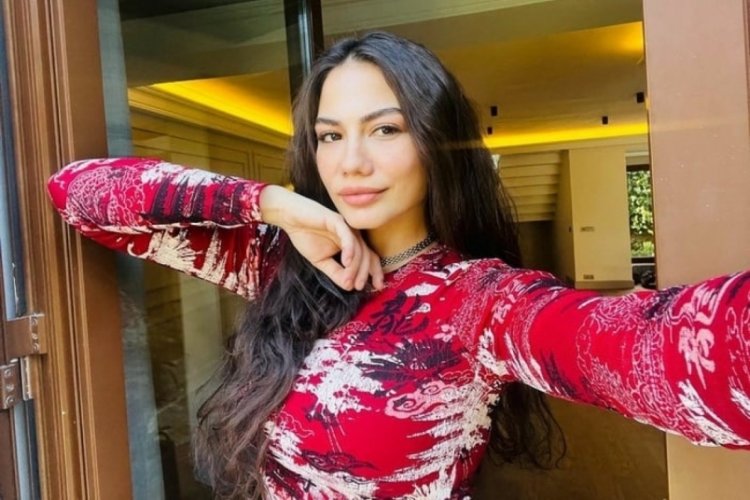 Demet &Ouml;zdemir Antidepresan şarkısını s&ouml;yledi