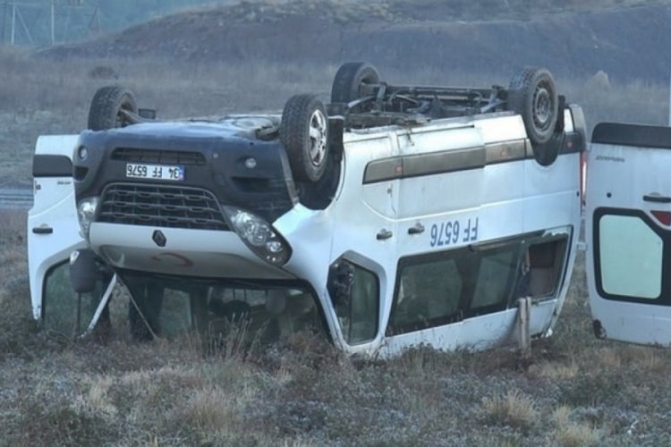 Kocaeli'de iş&ccedil;i servisi takla attı! 9 kişi yaralandı