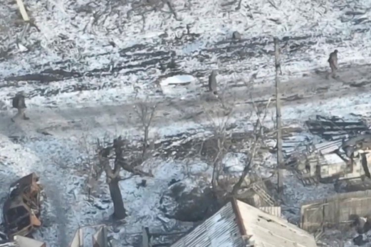 Ukrayna Savunma Bakanı Reznikov: Rusya b&uuml;y&uuml;k saldırıyı o g&uuml;n yapabilir