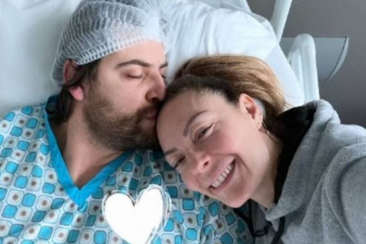 &Ouml;zge &Ouml;zder ameliyatı olan eşini paylaştı! "&Ccedil;ok zorlu bir s&uuml;re&ccedil;ti"
