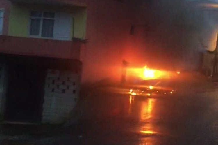 Rize'de yanan aracın i&ccedil;inde feci &ouml;l&uuml;m