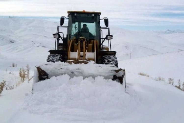 Van'da 347 yerleşim yerinin yolu ulaşıma kapandı