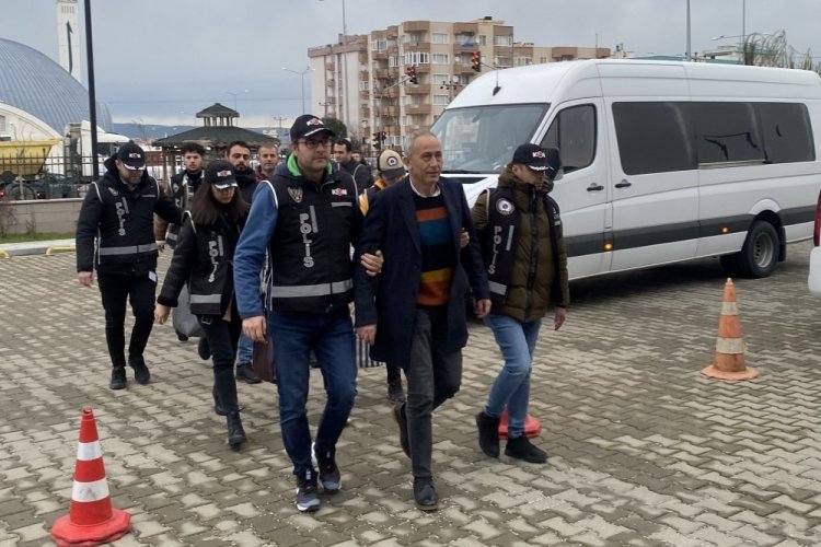 G&ouml;k&ccedil;eada Belediye Başkanı &Ccedil;etin adliyeye sevk edildi