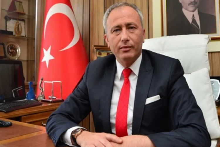 Belediye Başkanı &Uuml;nal &Ccedil;etin tutuklandı