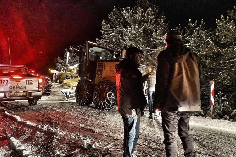 K&uuml;tahya'da mahsur kalan &ouml;ğrencileri orman ekipleri kurtardı