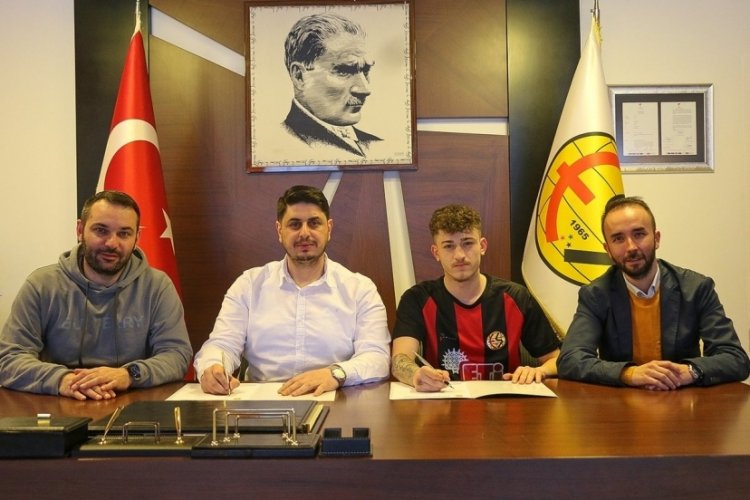 Eskişehirspor, 48 saatte 12 transfer yaptı