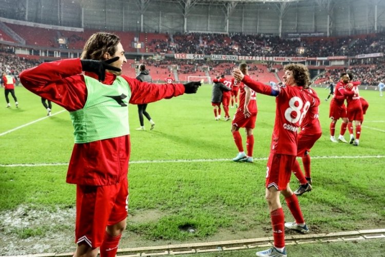 Samsunspor liderliğini korumak i&ccedil;in sahada