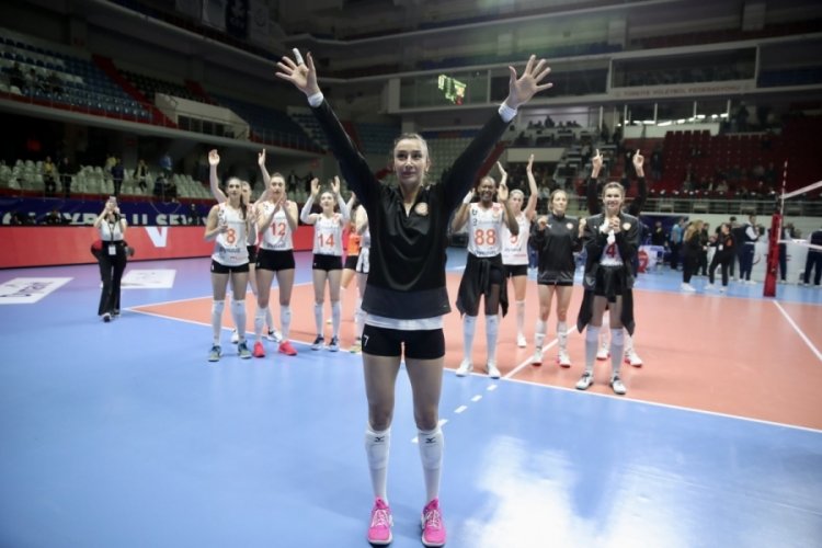 Eczacıbaşı Dynavit, Hande Baladın ile s&ouml;zleşme yeniledi